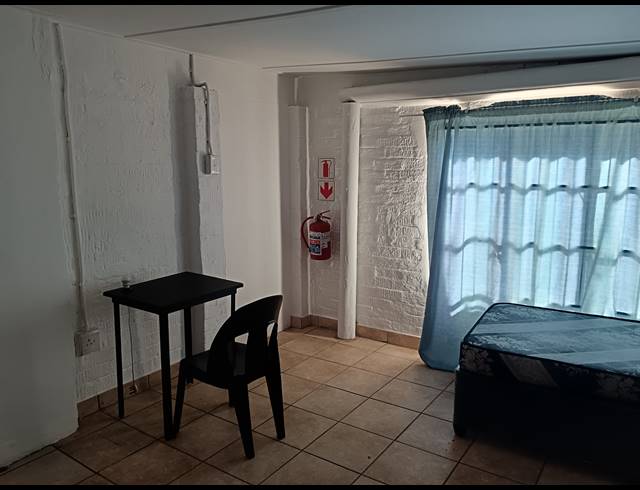 6 BEDROOM HOUSE FOR SALE IN BRANDWAG